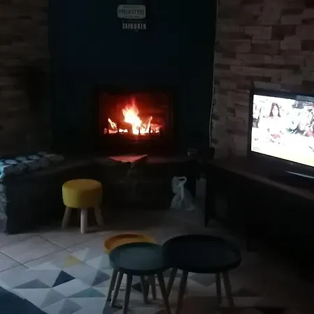 別荘 Grande Maison Au Charme Chaleureux Hiver Comme Ete ラ・ブルブール